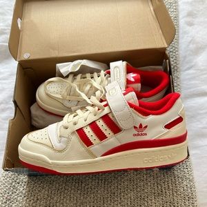 Adidas Originals Forum 84 low sneakers, white and red, size US 8